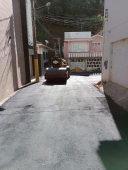 RUAS DO CENTRO DE SÃO JOSÉ VEM RECEBENDO ASFALTAMENTO 